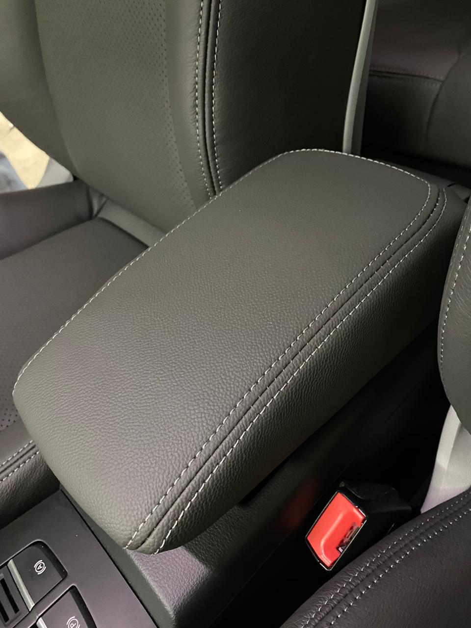 El vinilcuero, un material ideal para renovar los asientos de su automóvil  - Imapar Ltda. Tapicería en Cuero para autos